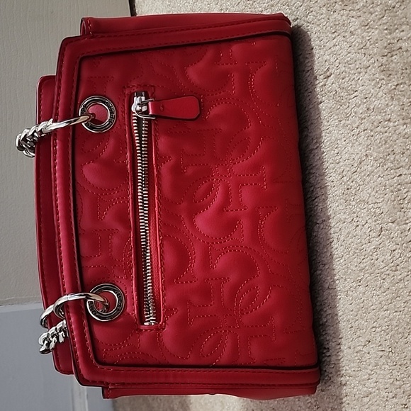 Guess shoulder bag. - Picture 3 of 8